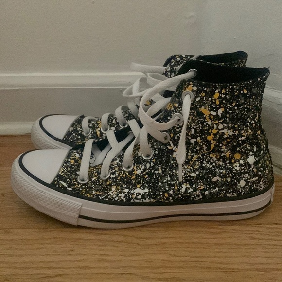 Converse Shoes - Limited edition Converse sneakers + 2 socks